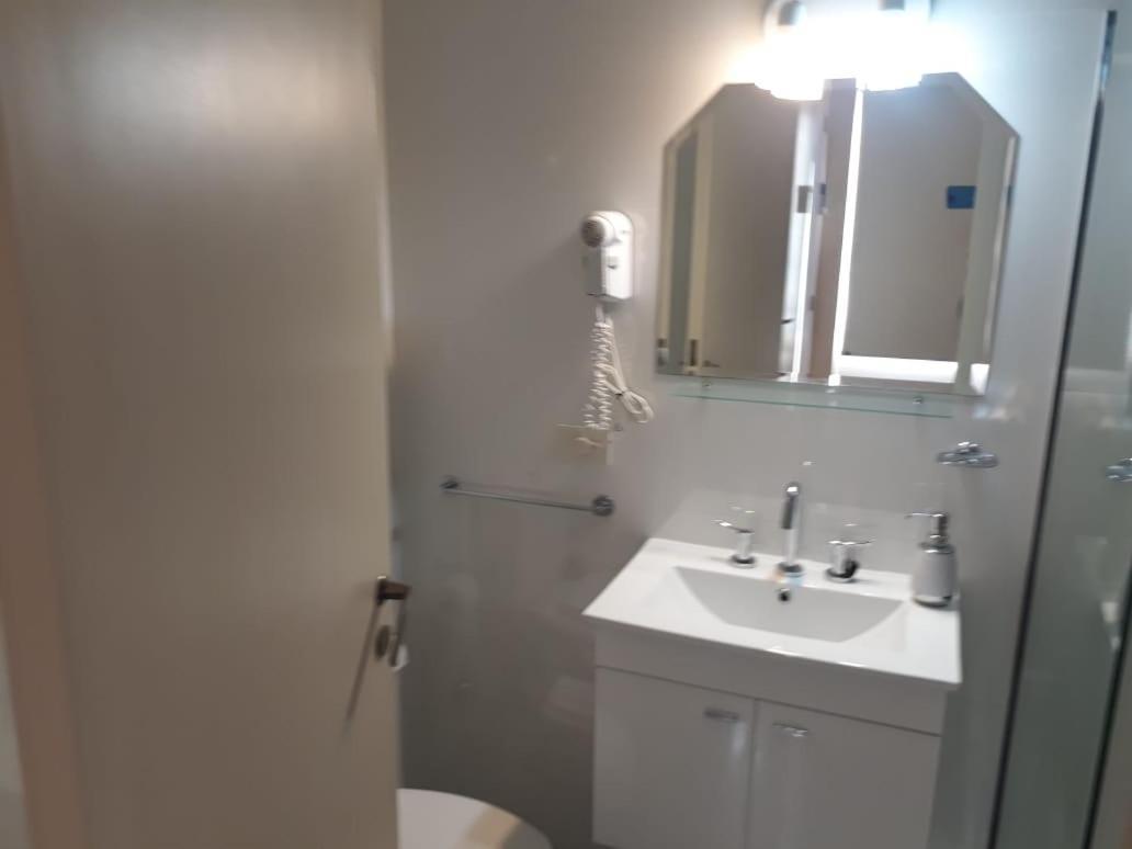 4 Ventanales Sobre La Avenida Corrientes Apartamento Buenos Aires Exterior foto