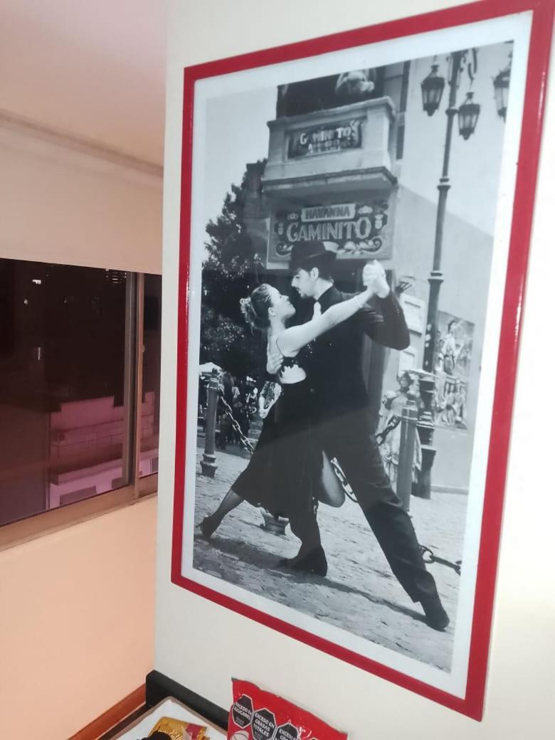 4 Ventanales Sobre La Avenida Corrientes Apartamento Buenos Aires Exterior foto