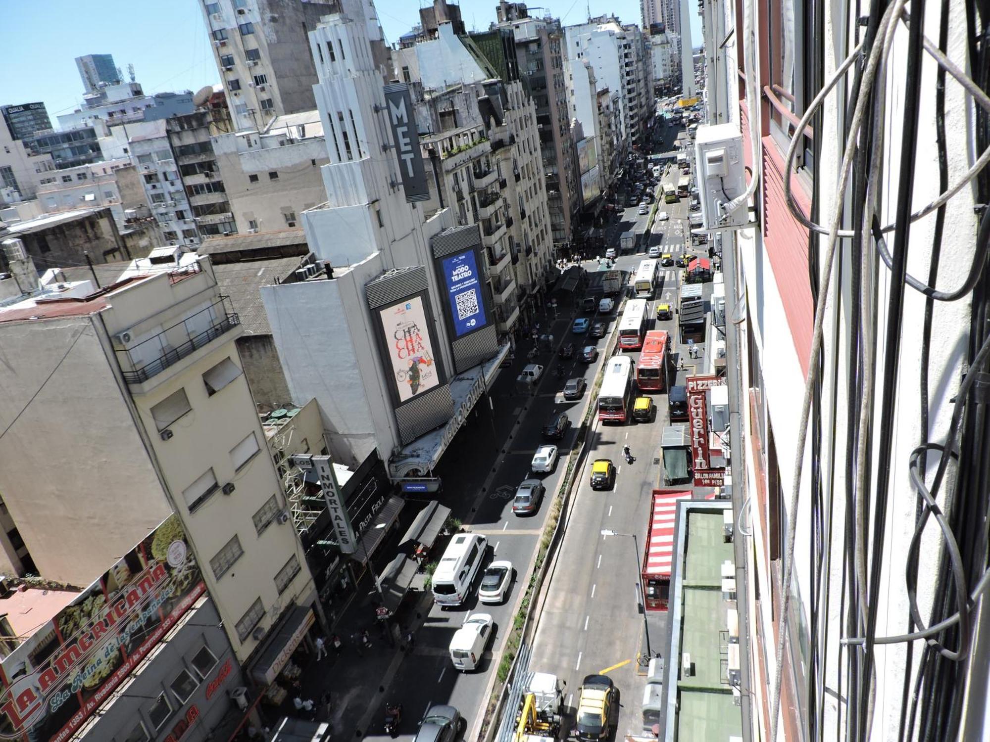 4 Ventanales Sobre La Avenida Corrientes Apartamento Buenos Aires Exterior foto