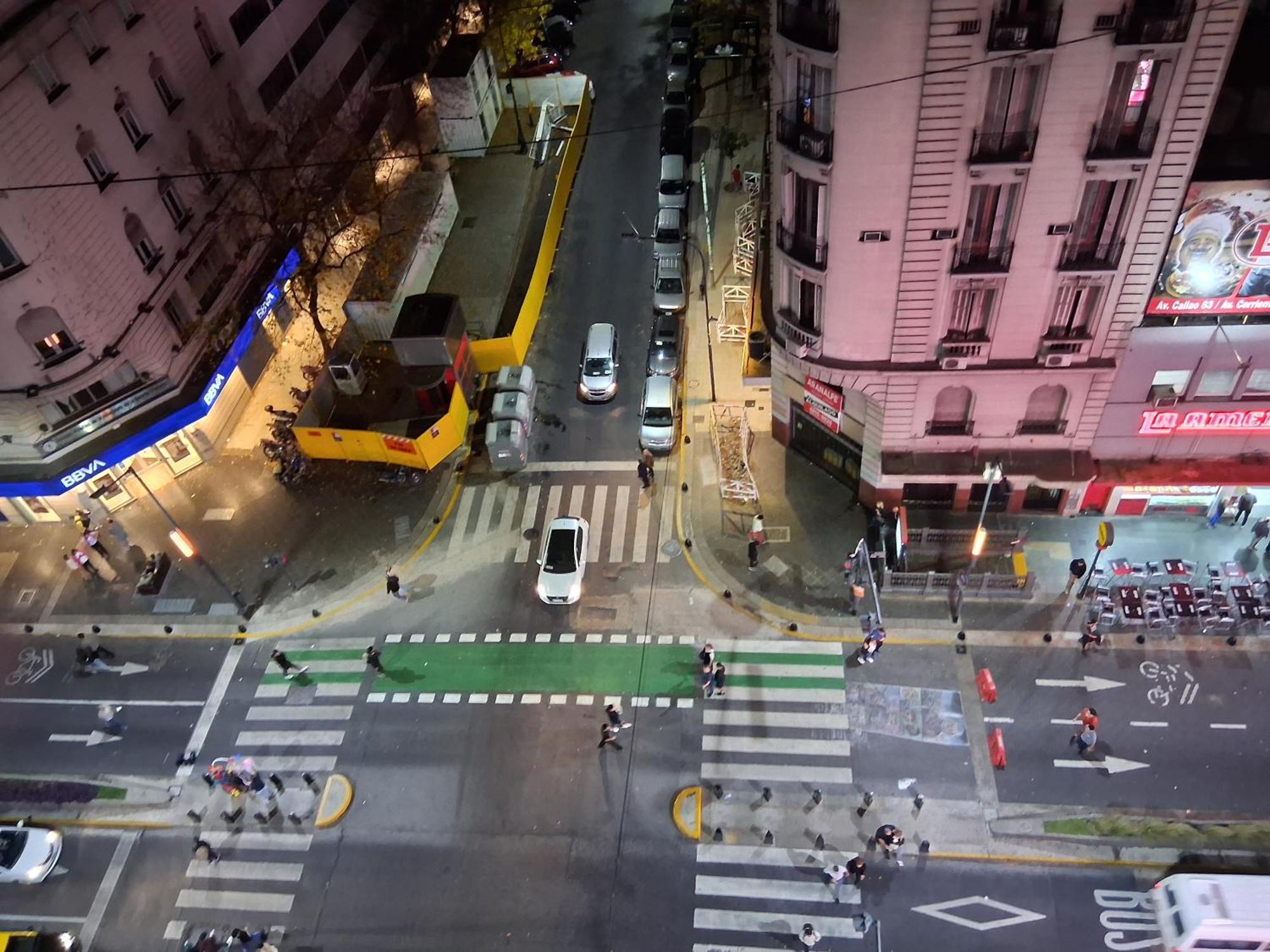 4 Ventanales Sobre La Avenida Corrientes Apartamento Buenos Aires Exterior foto